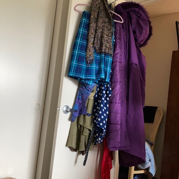 Whole bigger closet - Picture 2 of 5